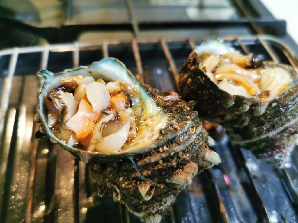 自宅で焼いたサザエのつぼ焼き