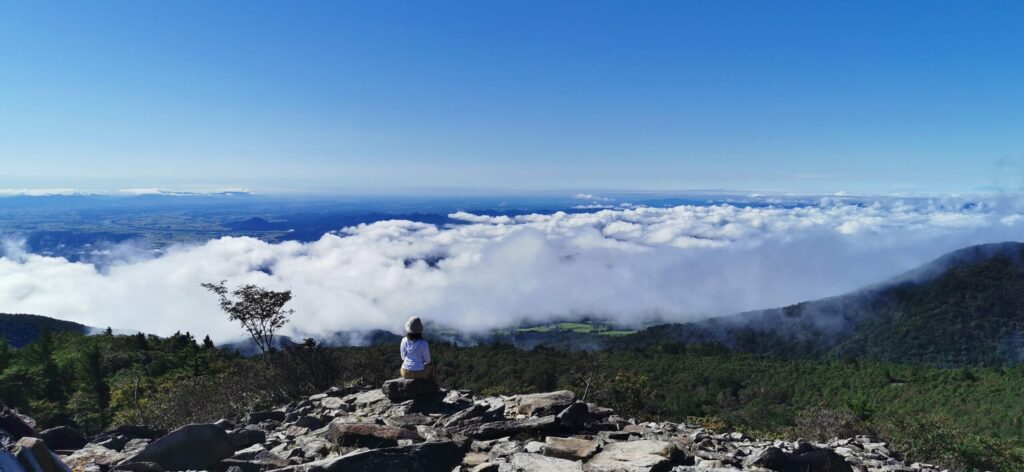 年間240万円生活をしていた頃に夫婦で楽しんだ雲海の見える登山