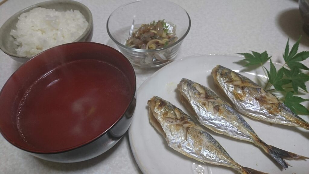 釣ったアジで作った潮汁・塩焼き・なめろう