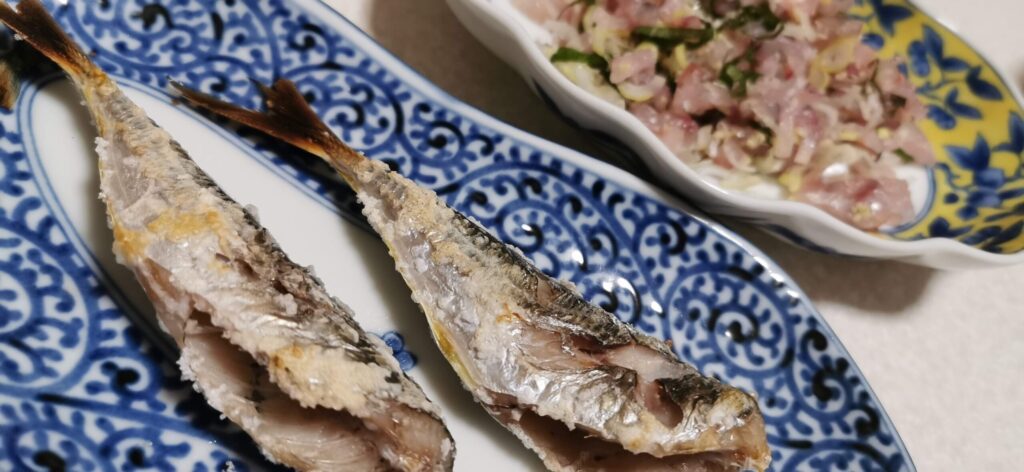 釣った鯵でつくった塩焼き