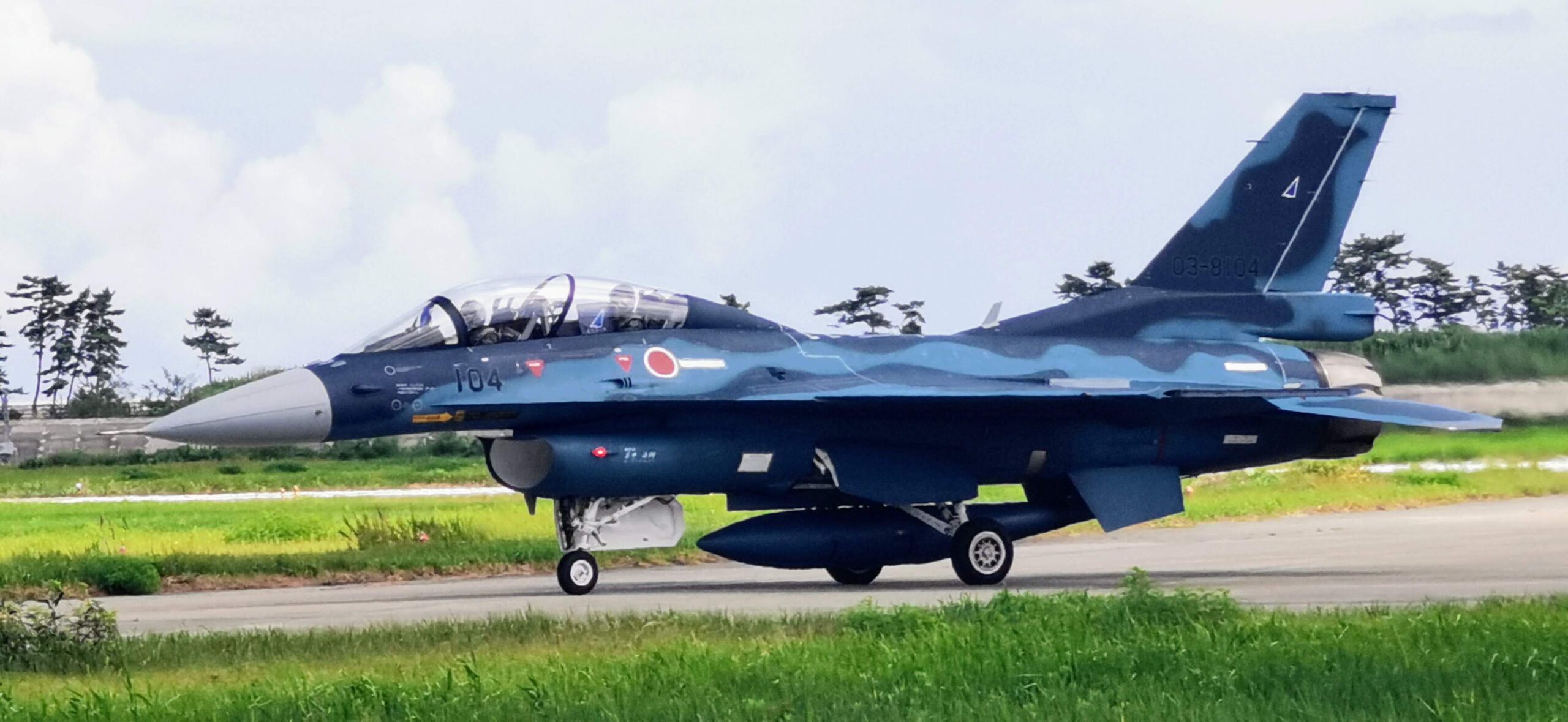 F2戦闘機のタキシング